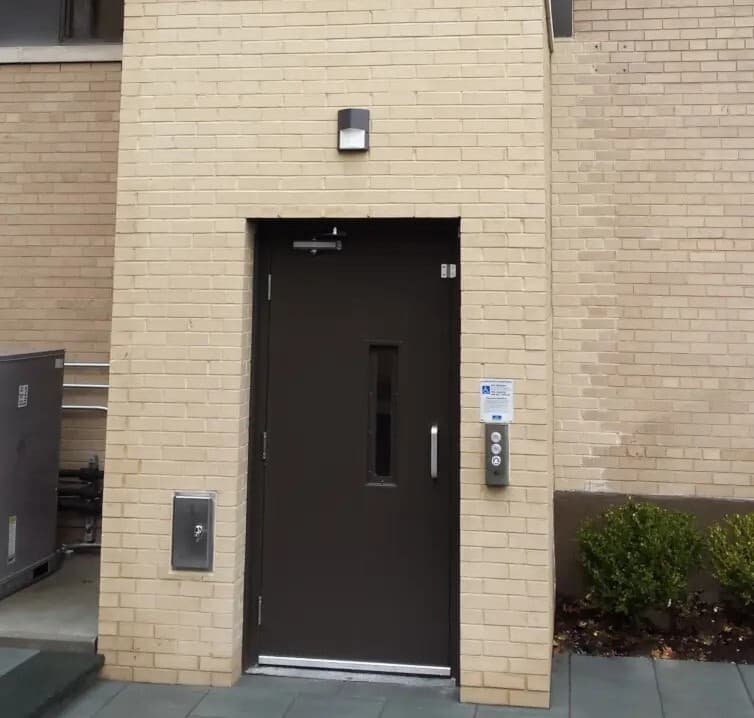 Infineum Enclosure Vertical Platform Wheelchair Lifts 23