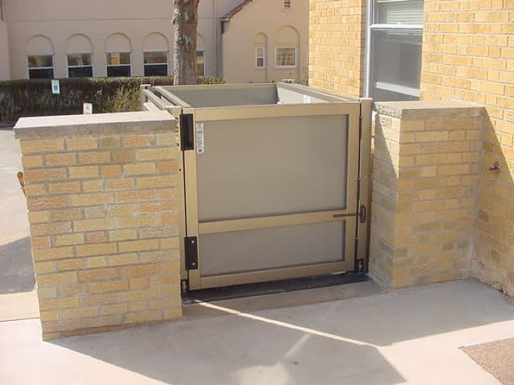 Standard Enclosure Vertical Platform Wheelchair Lifts 10