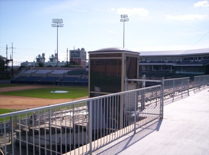 Standard Enclosure Vertical Platform Wheelchair Lifts 7