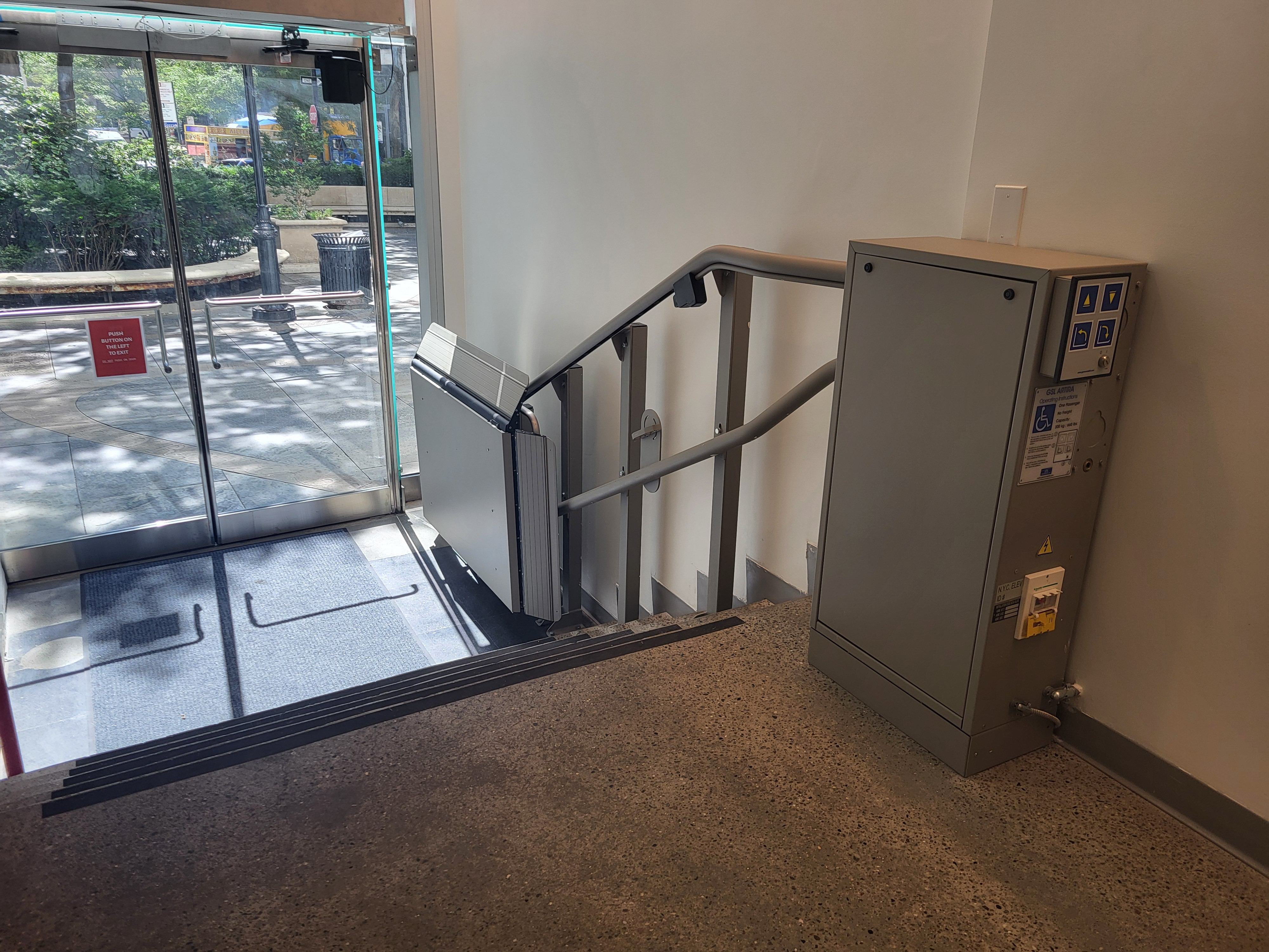 Turning Inclined Wheelchair Lift 24