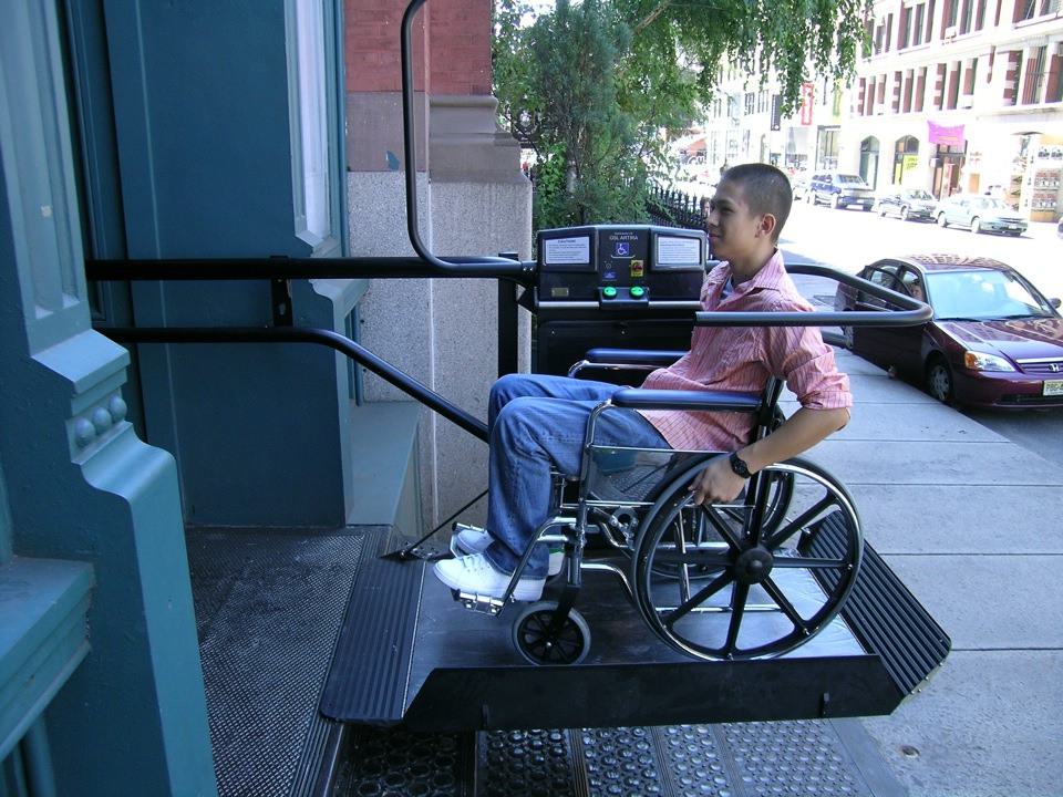 Handi Lift Puck Building 10