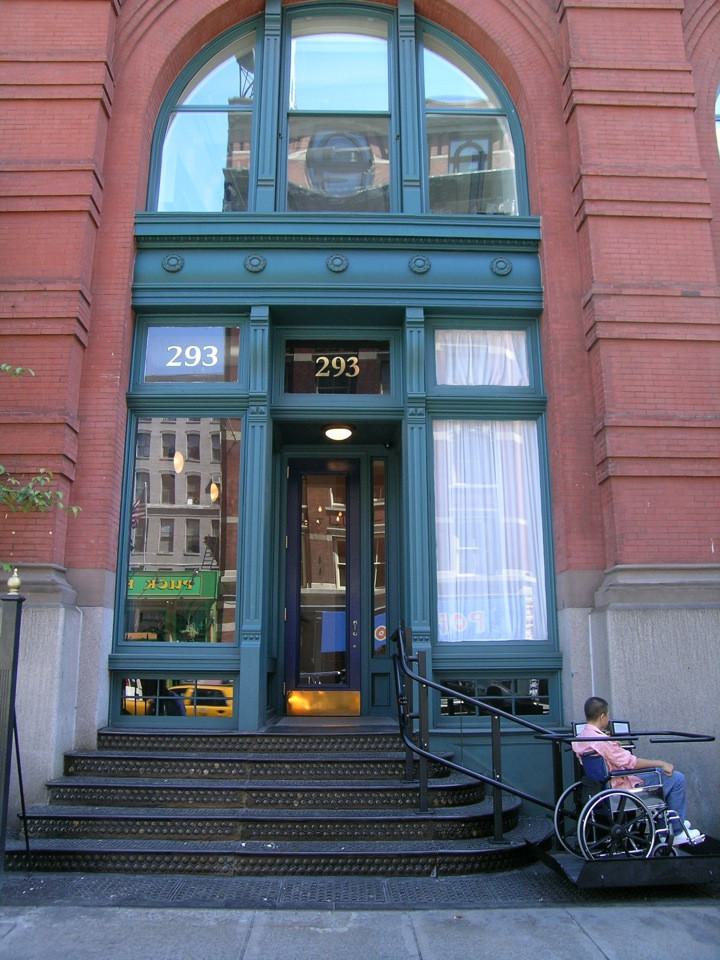 Handi Lift Puck Building 5